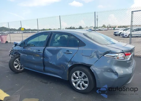 2020 Toyota Corolla Le z USA, uszkodzony, nr VIN 5YFEPRAE5LP102386